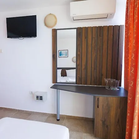 Arsenal Hotel 2*